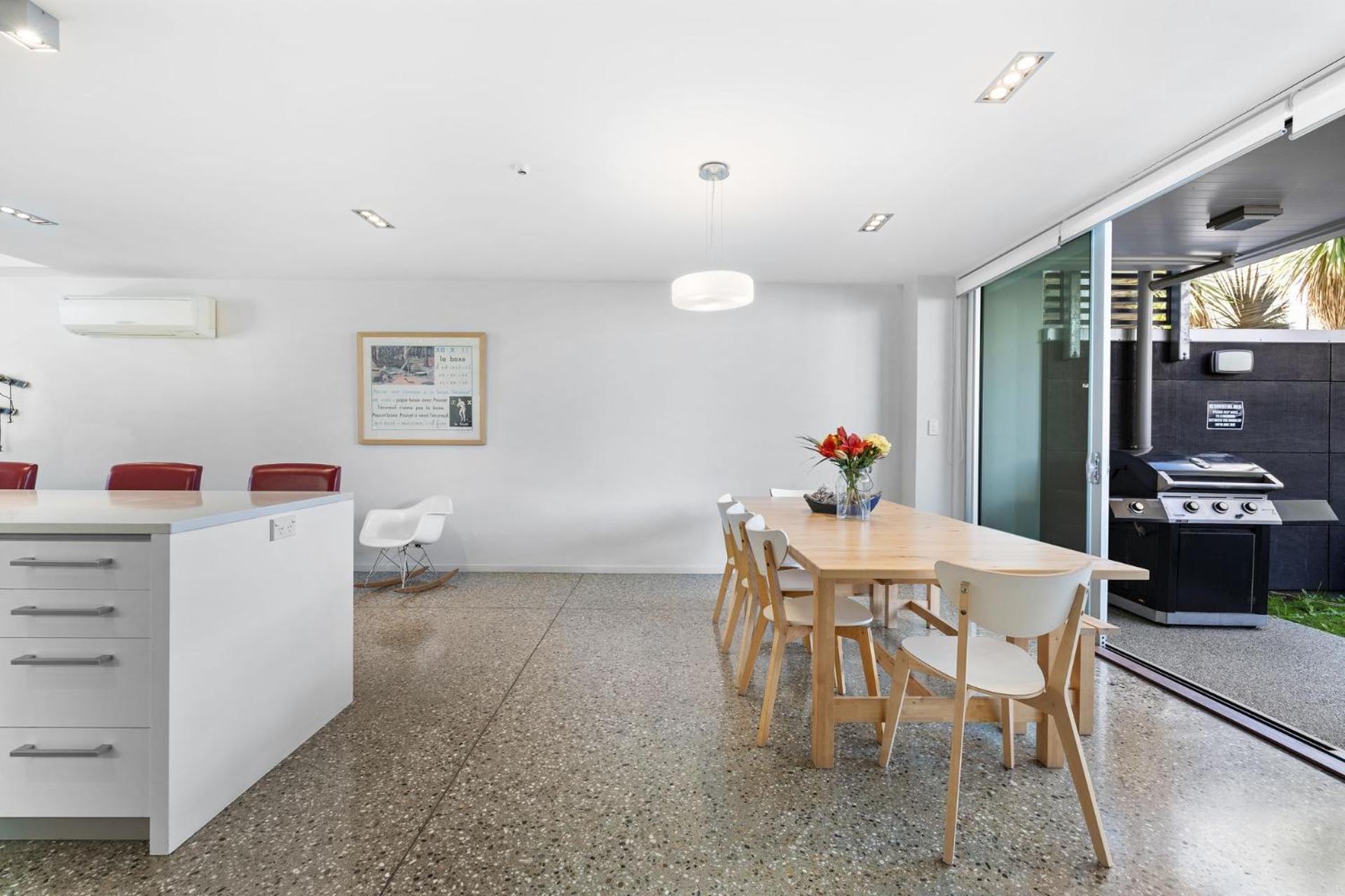 Sanctuary On Kent Apartment Куийнстаун Екстериор снимка