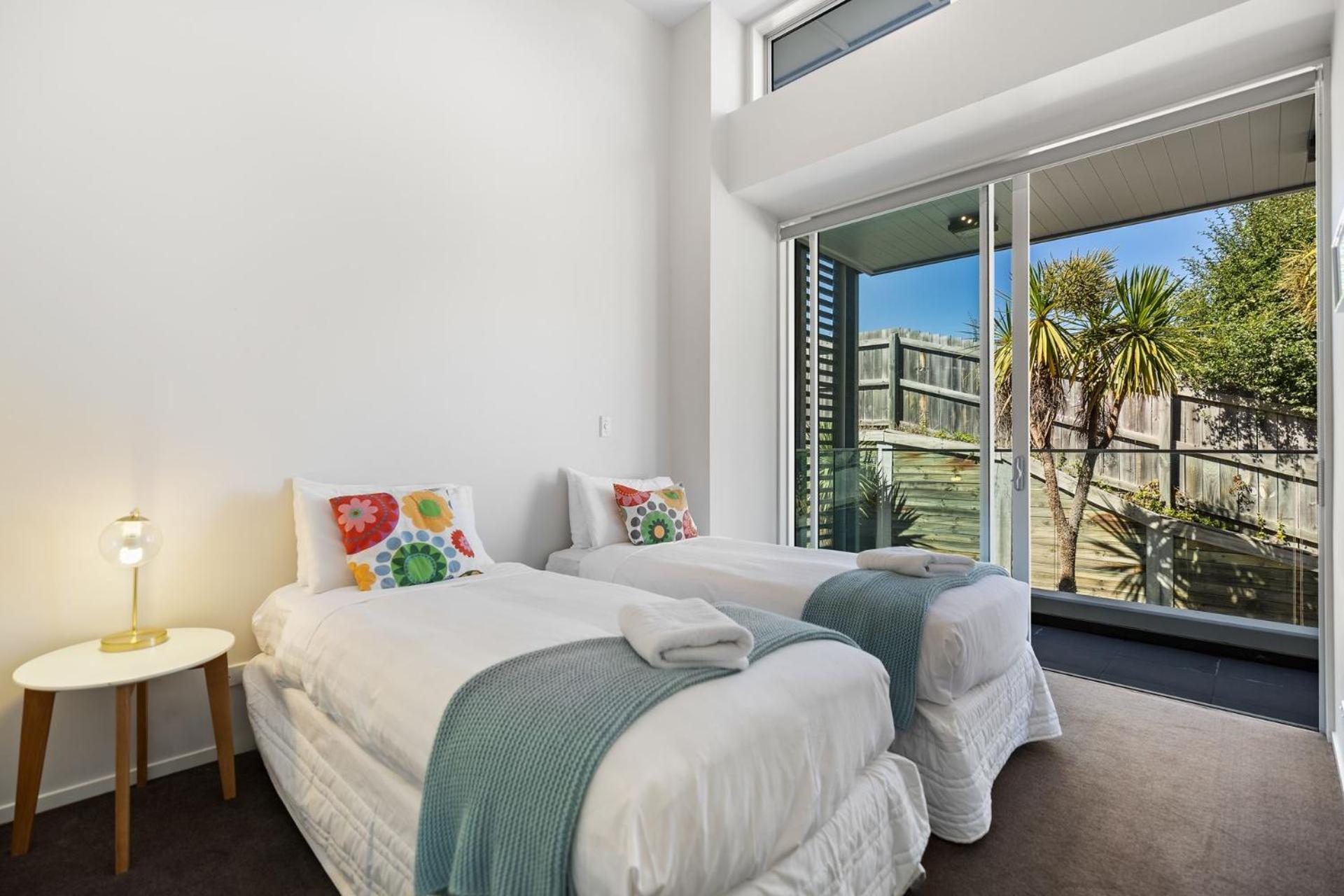 Sanctuary On Kent Apartment Куийнстаун Екстериор снимка
